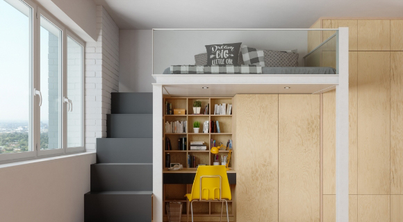 Kompaktes Hochbett mit Arbeitsbereich und Kleiderschrank darunter. Links führt eine Treppe nach oben, rechts darunter befindet sich ein Schreibtisch mit Bücherregal und einem gelben Stuhl. 