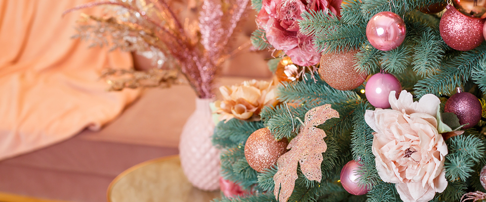 Color Pop Wohnzimmerszenerie zur Weihnachtszeit