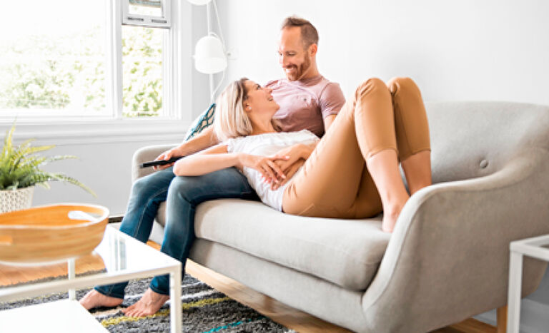 Sofas und Wohnlandschaften online entdecken