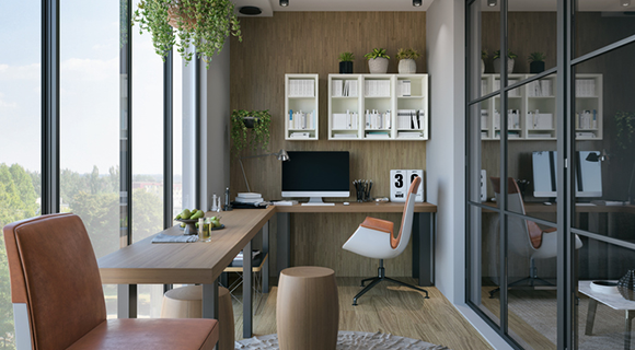 Modernes Büro mit großem Fenster, Eckschreibtisch, Stühlen und Hängepflanze.
