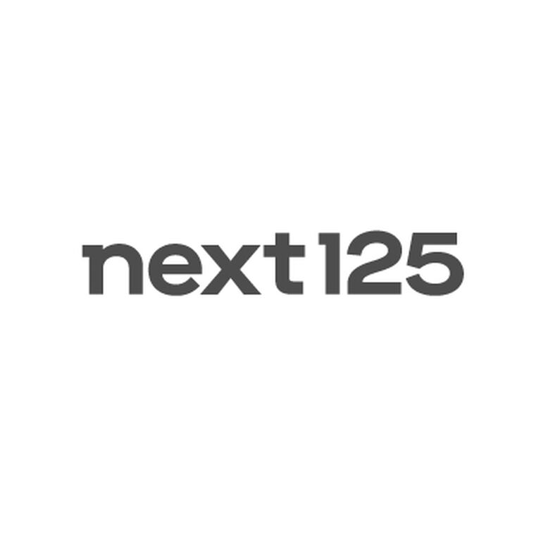 Weißes Bild mit Schriftzug "next125"