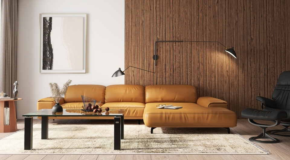 Wohnzimmer mit stellenweiser Holzverkleidung, einem Sessel, Sofa und einem Couchtisch