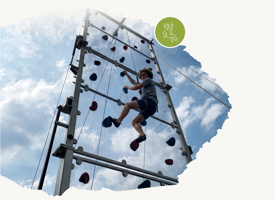 Outdoor Days bei Schaffrath mit Familienattraktionen wie Miniaturgabelstapler, H&uuml;pfburg, Hochseilgarten, Wellenrutsche, kreativer Pflanzaktion und Kletterwand.