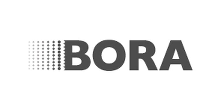 Weißes Bild mit Schriftzug "BORA"