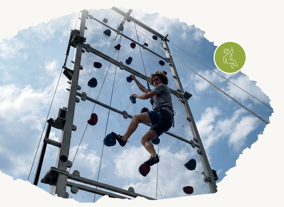 Outdoor Days bei Schaffrath mit Familienattraktionen wie Miniaturgabelstapler, H&uuml;pfburg, Hochseilgarten, Wellenrutsche, kreativer Pflanzaktion und Kletterwand.