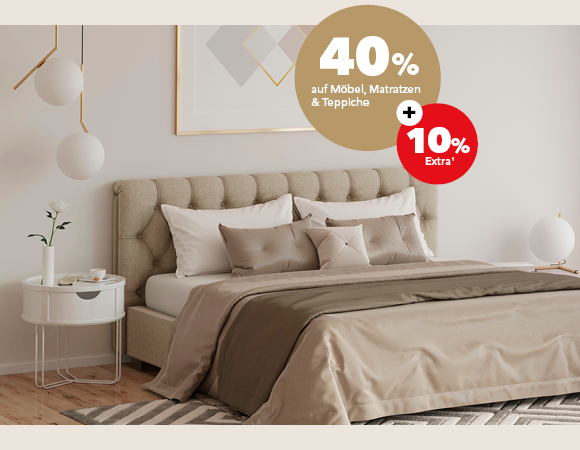 Beiges Bett in gem&uuml;tlichem Raum, modern eingerichtet