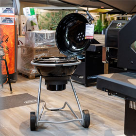 Grill in einer Gartenausstellung