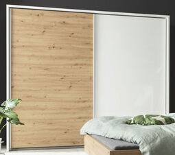 Schwebetürenschrank