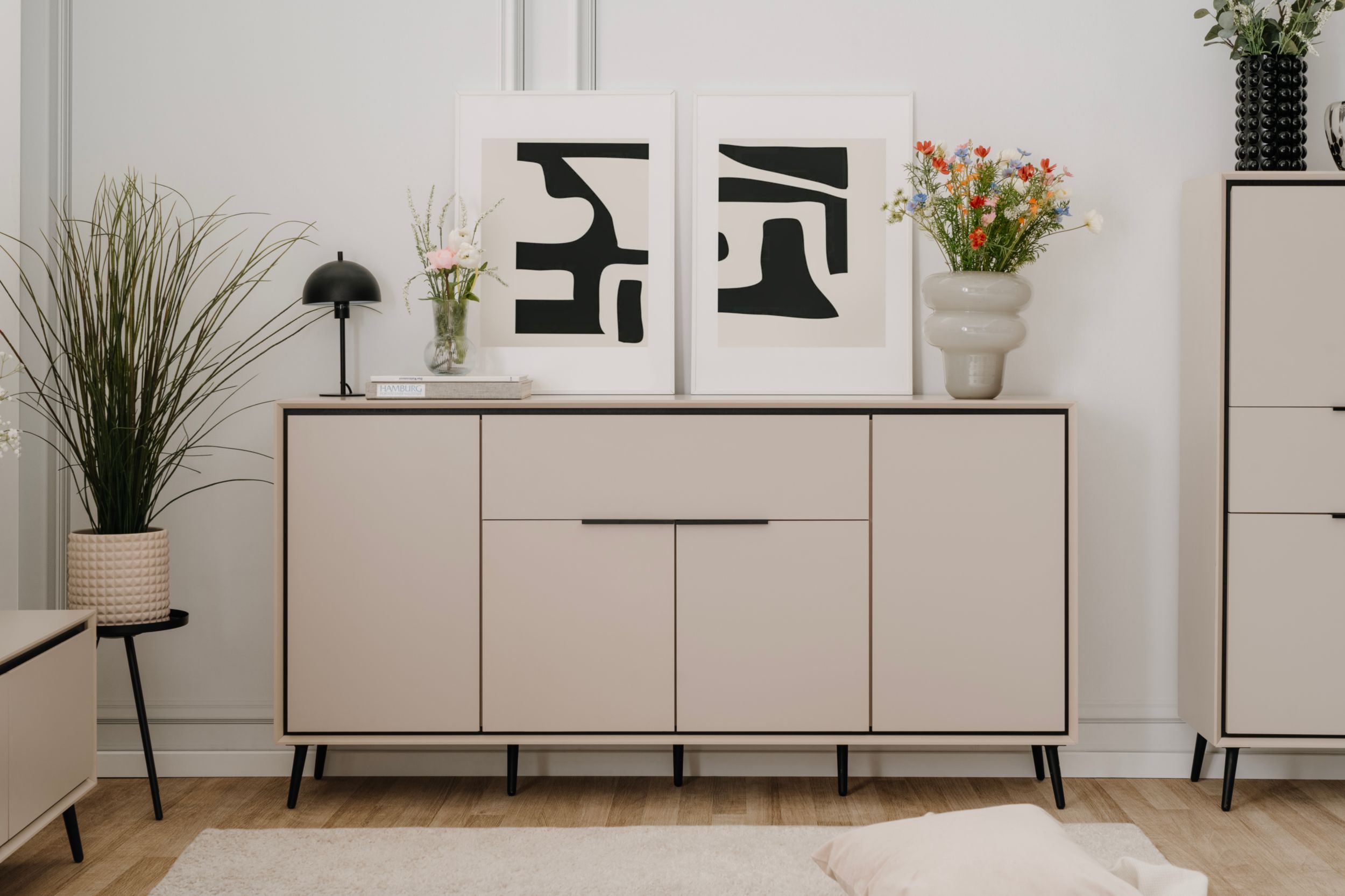 Sideboard image number 9