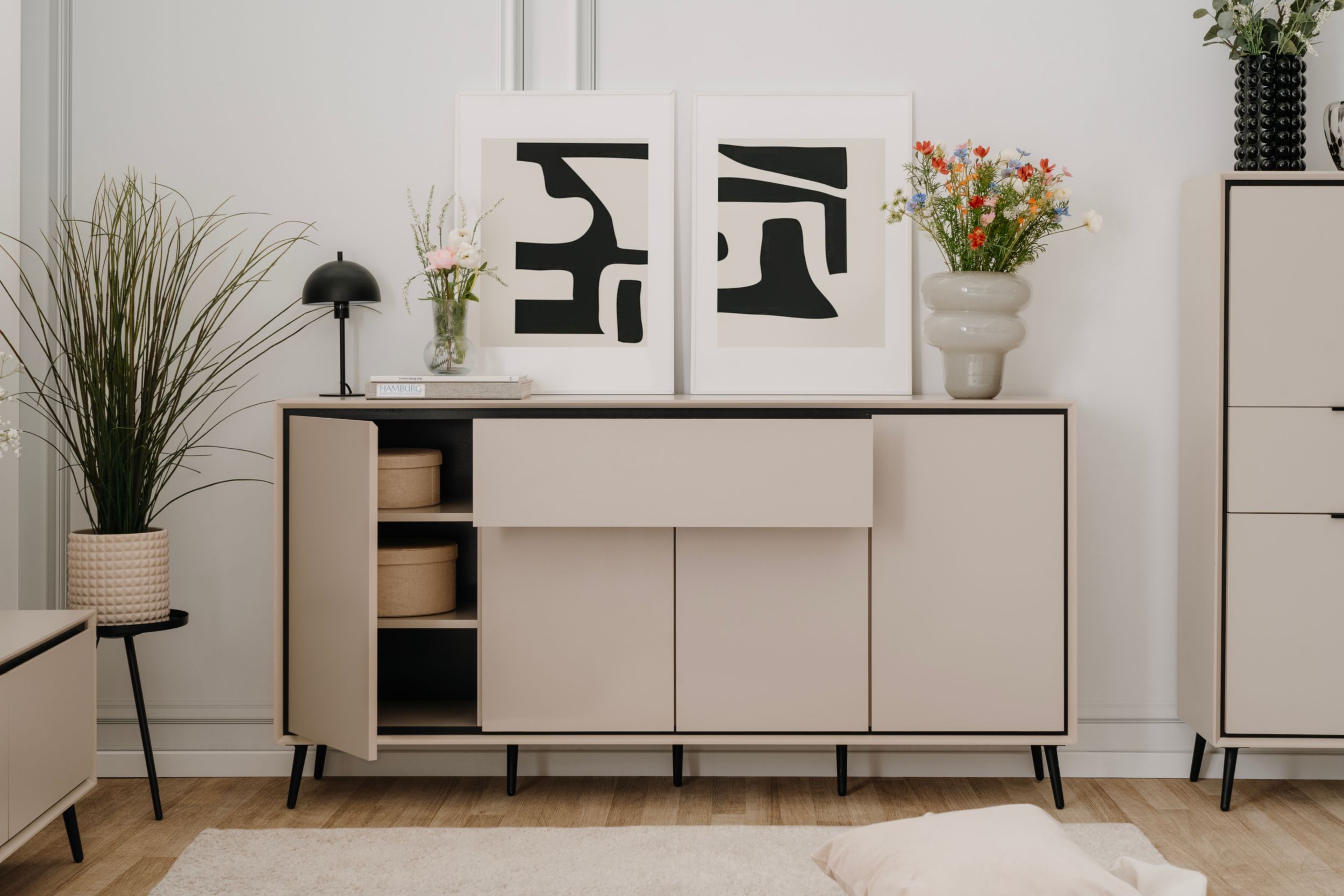 Sideboard image number 8