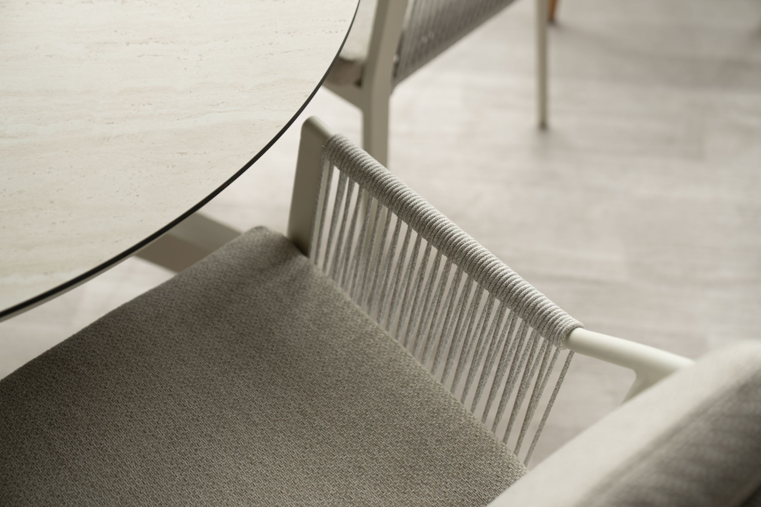 TIERRA OUTDOOR Orbital Dining Table Trespa image number 2