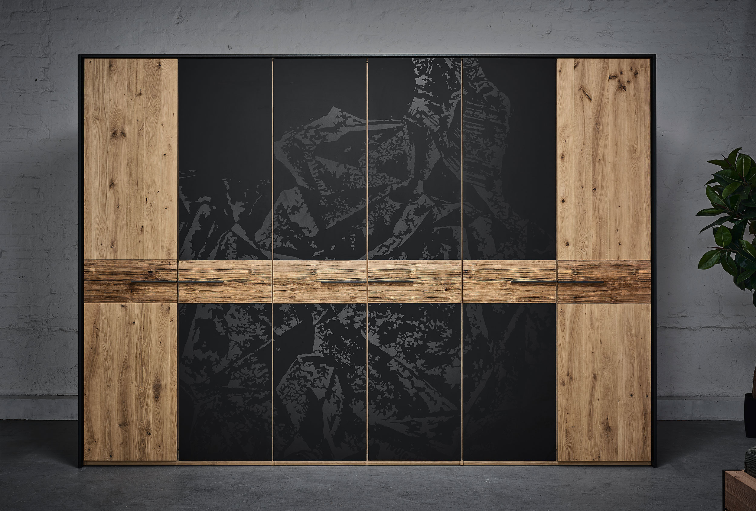 Kleiderschrank image number 1