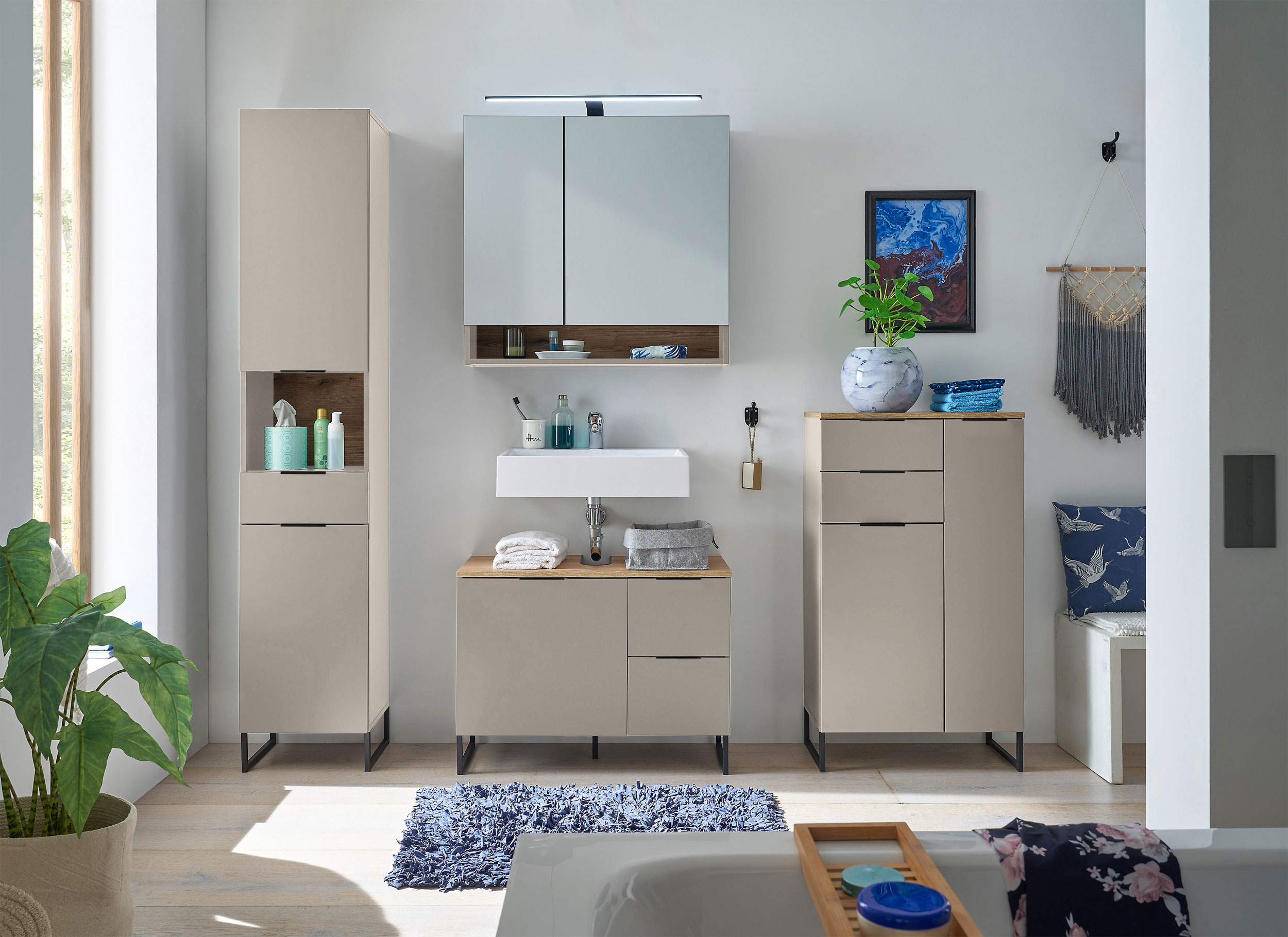 Highboard image number null