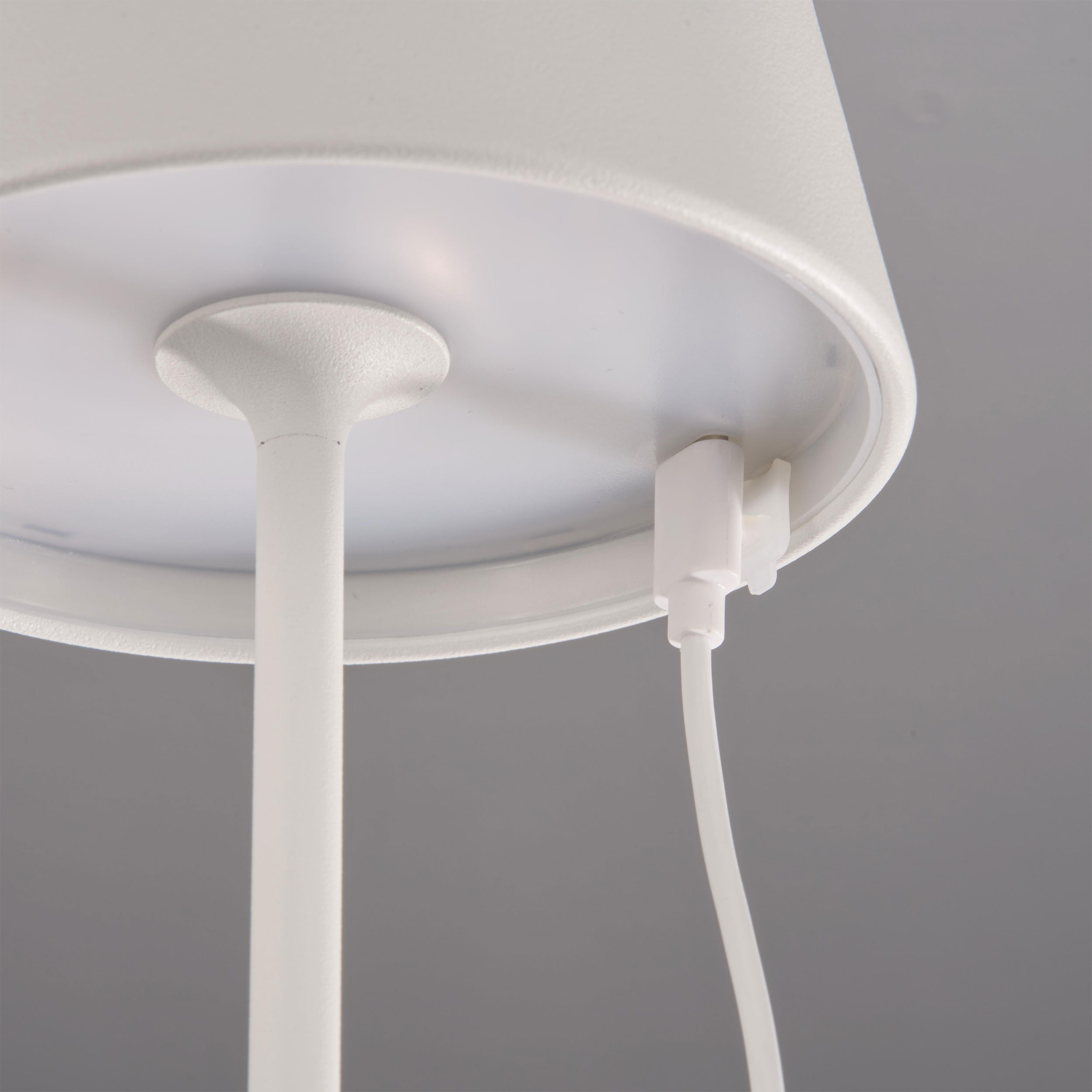 FH Lighting LED-Akku-Tischleuchte 1flg | Möbel Schaffrath Onlineshop