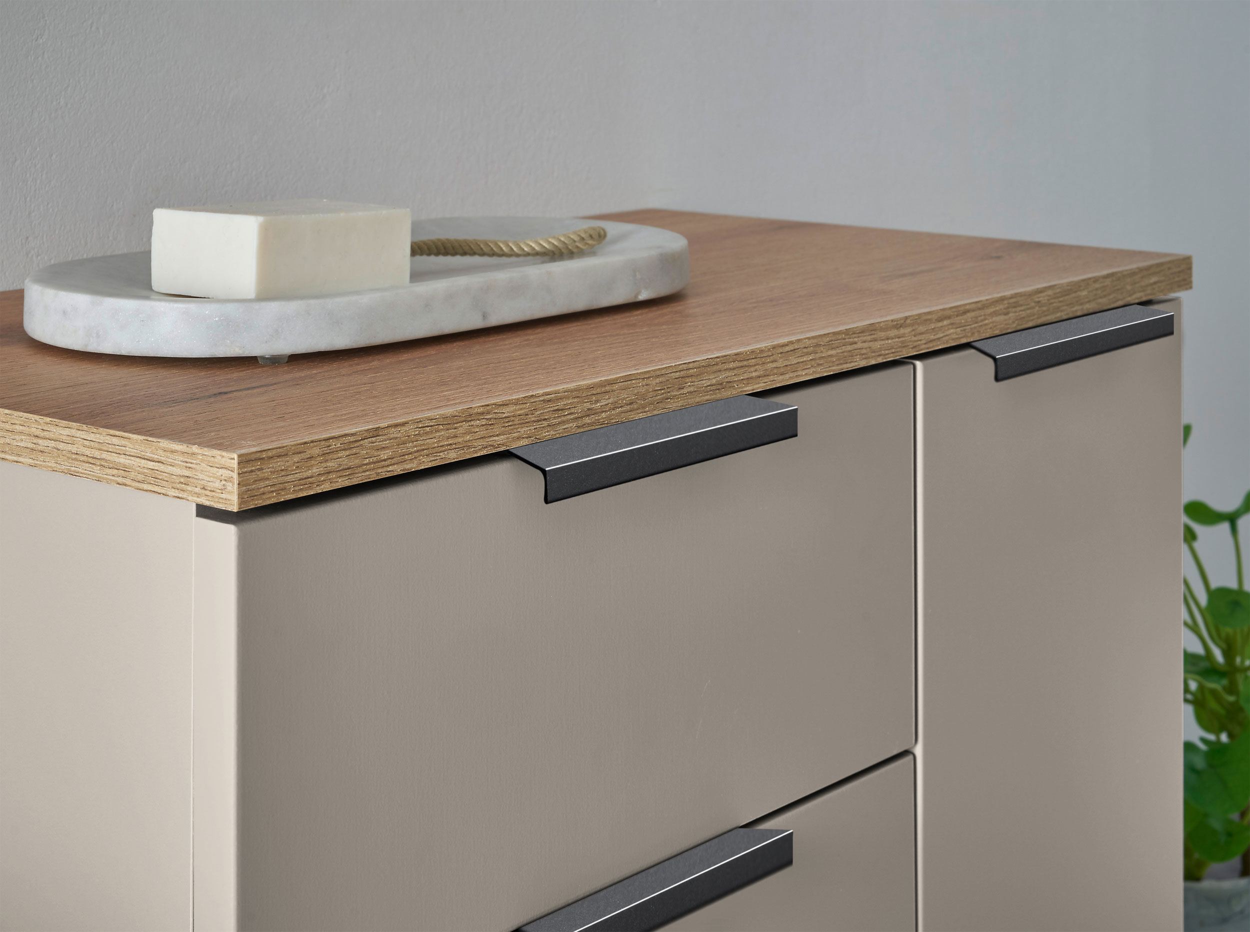 Highboard image number null