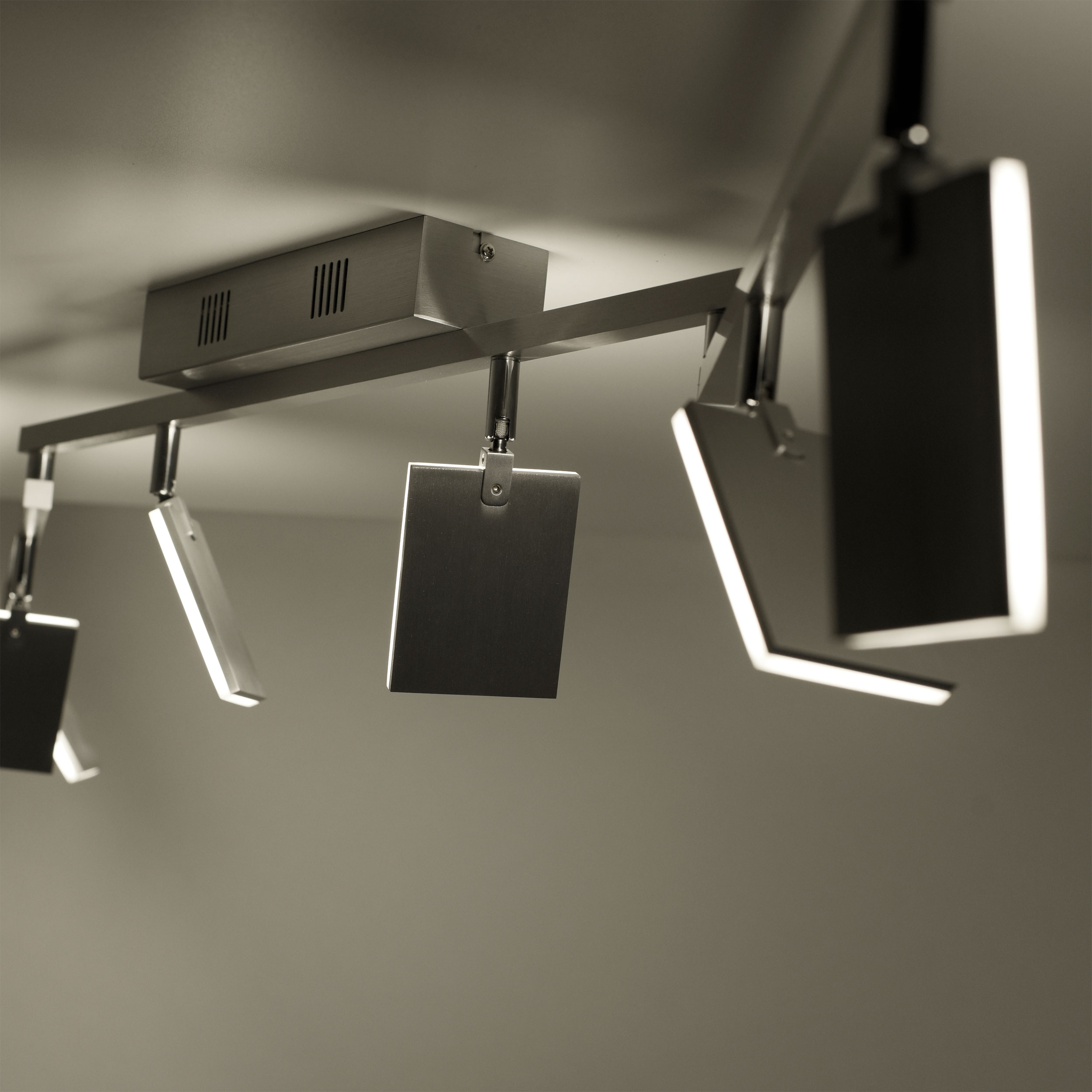LED-Deckenleuchte 6flg image number null