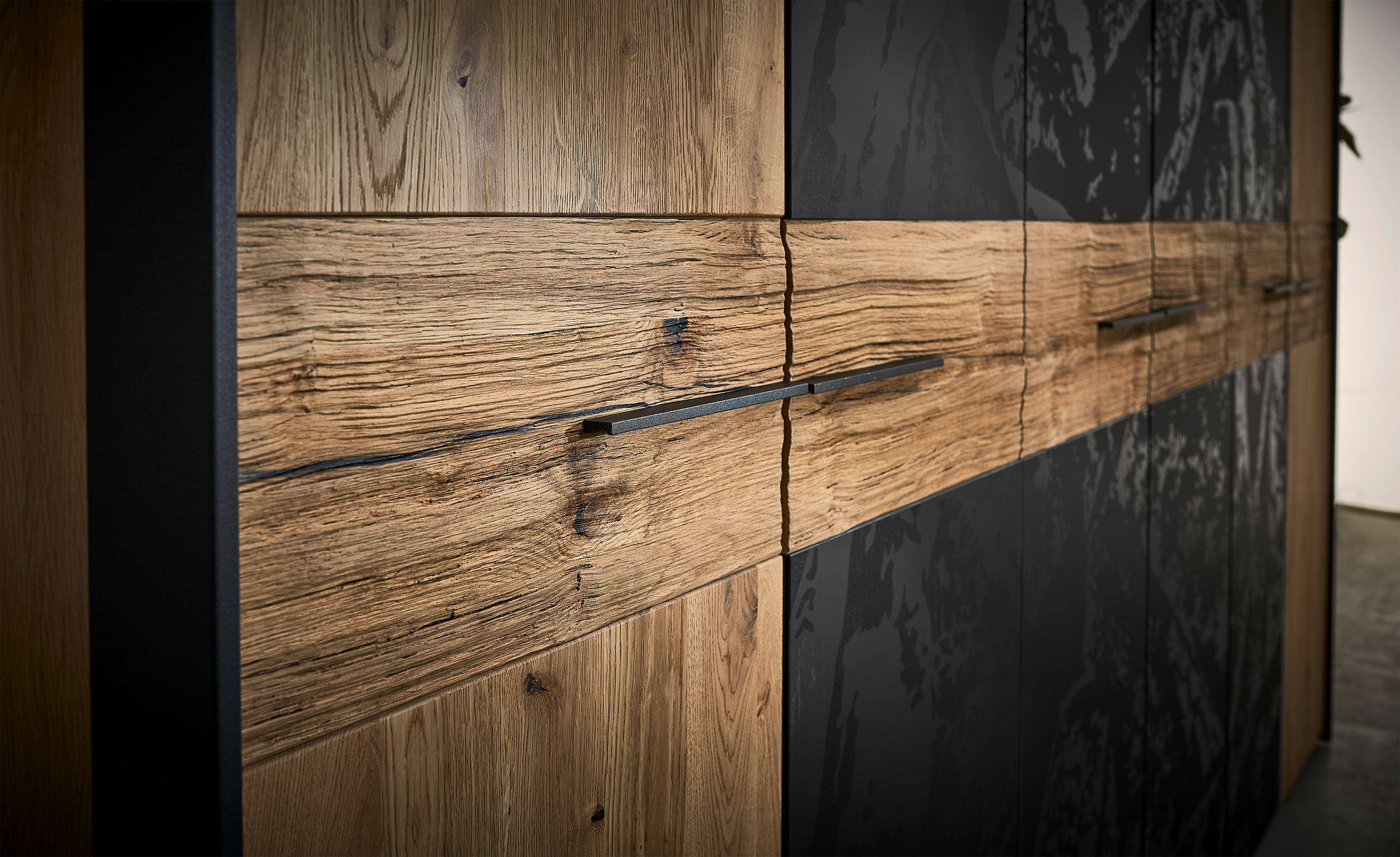Kleiderschrank image number 2